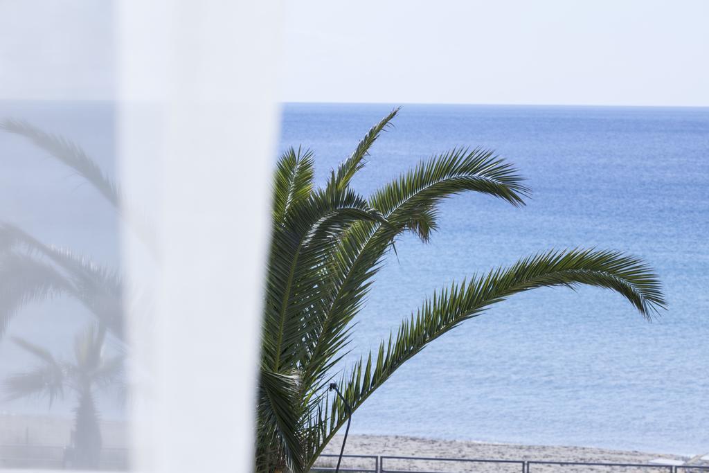 Sud Beach Hotel Fronte Mare By Ria Hotels Marina Di Pulsano Exterior photo